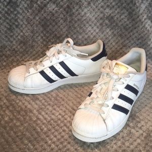 adidas superstar with blue stripes